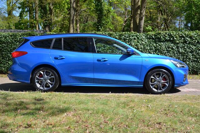 Ford FOCUS Wagon 1.5 EcoBlue ST Line X Business Navi/Led/Pdc/Ecc/Stuur Stoel&Ruitverwarming /Achteruitrijcamera/Trekhaak-Wegklapbaar/Privacy-Glass/lichtmetalen velgen 17"/Bang & Olufsen audiosysteem/Webasto standkachel
