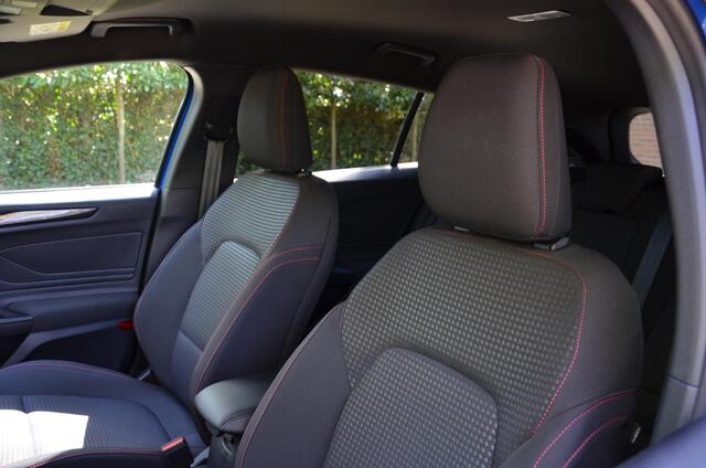 Ford FOCUS Wagon 1.5 EcoBlue ST Line X Business Navi/Led/Pdc/Ecc/Stuur Stoel&Ruitverwarming /Achteruitrijcamera/Trekhaak-Wegklapbaar/Privacy-Glass/lichtmetalen velgen 17"/Bang & Olufsen audiosysteem/Webasto standkachel