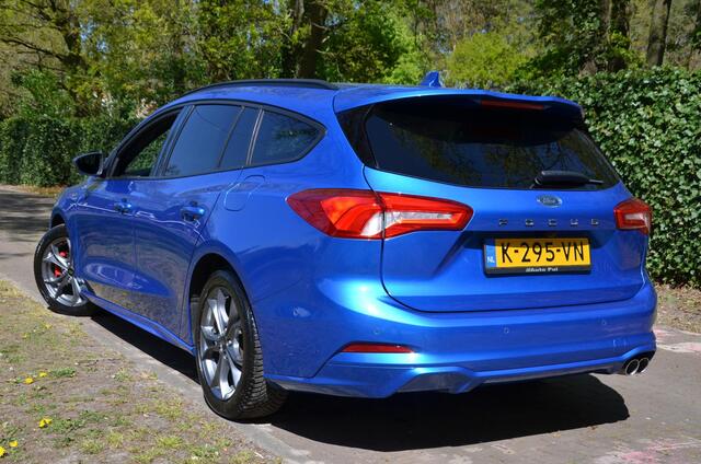Ford FOCUS Wagon 1.5 EcoBlue ST Line X Business Navi/Led/Pdc/Ecc/Stuur Stoel&Ruitverwarming /Achteruitrijcamera/Trekhaak-Wegklapbaar/Privacy-Glass/lichtmetalen velgen 17"/Bang & Olufsen audiosysteem/Webasto standkachel