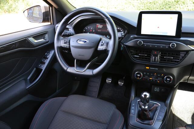 Ford FOCUS Wagon 1.0 EcoBoost Hybrid ST Line Business Navi/Led/Pdc/Ecc/Stuur Stoel&Ruitverwarming /Achteruitrijcamera/Privacy-Glass/lichtmetalen velgen 17"