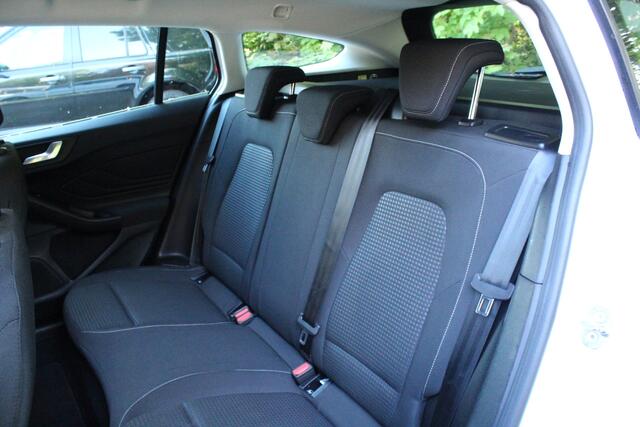 Ford FOCUS Wagon 1.5 EcoBlue Trend Edition Business Plaat van een auto!