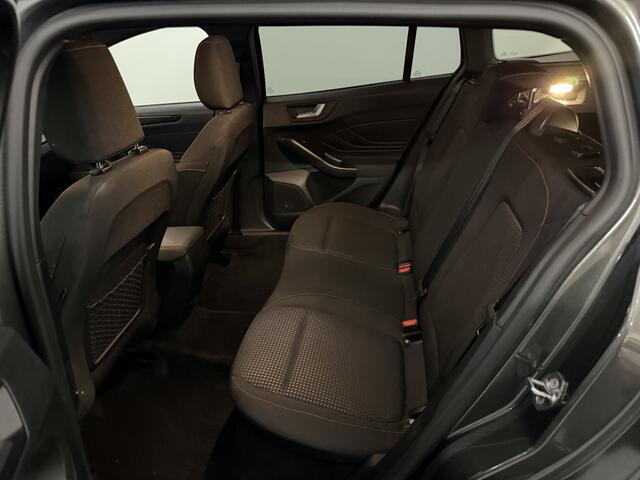 Ford FOCUS 1.0 EcoBoost Hybrid ST Line 155PK Camera, Navi, Keyless start, Cruise control, Rijstrook correctie, A start stop, Lichtmetalen velgen, 1 jar garantie