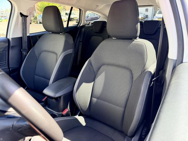 Ford FOCUS Wagon 1.0 EcoB. Tr Ed. bns