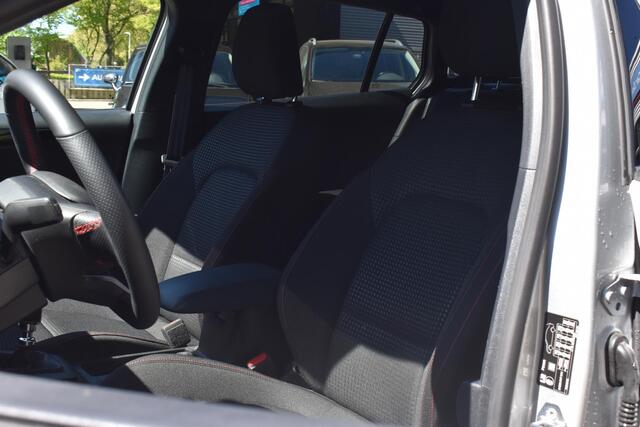 Ford FOCUS Wagon 1.0 EcoBoost Hybrid ST Line All-Seasons | Navigate & Carplay | Sensoren | 12 mnd BOVAG garantie | Whatsapp 06-53188999