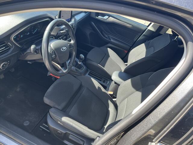 Ford FOCUS 1.0 EcoBoost Titanium Business Carplay / Led / Lmv / Sportstoelen / Cruise