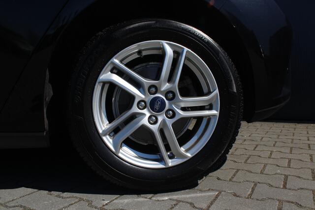 Ford FOCUS 1.0 EcoBoost Hybrid Trend Edition Business | Cruise | Navi | Airco | Apple carplay / Android auto | Draadloze telefoonlader | 16" LMV | Parkeersensoren voor en achter | Mistlampen voor | Isofix | Lane assist |