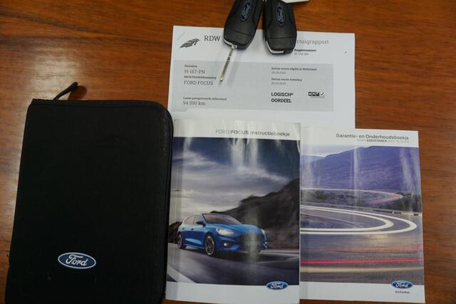 Ford FOCUS Wagon 1.0 EcoBoost Edition Business/Navigatie/Cruise/ Black Metallic.
