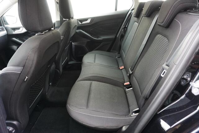 Ford FOCUS Wagon 1.0 EcoBoost Edition Business/Navigatie/Cruise/ Black Metallic.