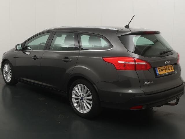 Ford FOCUS Wagon 125PK Ecoboost Titanium | Trekhaak | All season banden | Voorruitverwarming | Camera |