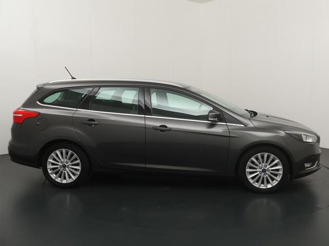 Ford FOCUS Wagon 125PK Ecoboost Titanium | Trekhaak | All season banden | Voorruitverwarming | Camera |