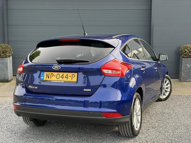 Ford FOCUS 1.0 Titanium 2e Eigenaar,Dealer Onderhouden,Navi,Pdc V+A,125pk,Clima,Cruise,6 Bak,Lm velgen,Net beurt gehad,Apk tot 04-2027
