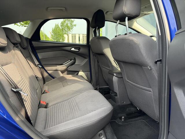 Ford FOCUS 1.0 Titanium 2e Eigenaar,Dealer Onderhouden,Navi,Pdc V+A,125pk,Clima,Cruise,6 Bak,Lm velgen,Net beurt gehad,Apk tot 04-2027