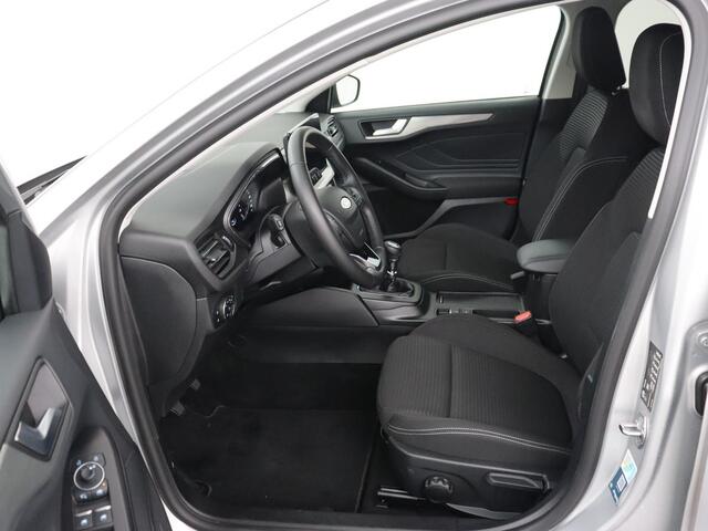 Ford FOCUS 1.0 EcoBoost Hybrid Titanium | Origineel NL | Carplay | Keyless | Navigatie | Climate control | Cruise control | Bluetooth | Full LED | Parkeerhulp | 38.100km NAP