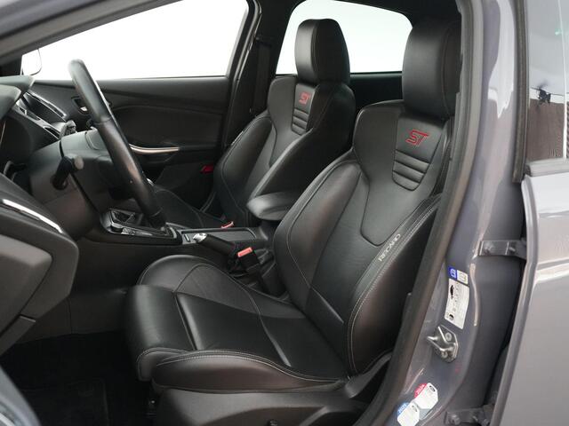 Ford FOCUS ST-3 2.0 290pk PERFORMANCE PACK |BullX|Maxton|KW schroefset|elek. stoelen|Apple Carplay|bi-xenon|winterpack|19" Performance wielen|