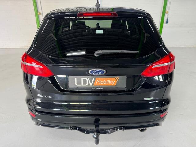 Ford FOCUS 1.5 Benzine ST-LINE / 117573 km / Trekhaak / PDC / LED / Navi / Stoelverwarming / Parkassist.