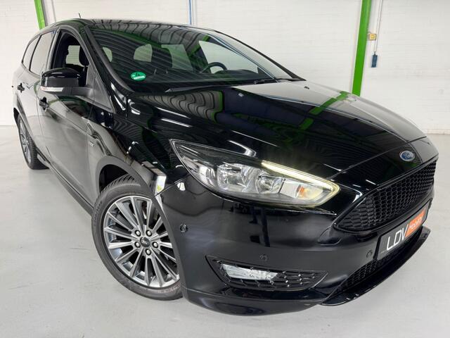 Ford FOCUS 1.5 Benzine ST-LINE / 117573 km / Trekhaak / PDC / LED / Navi / Stoelverwarming / Parkassist.