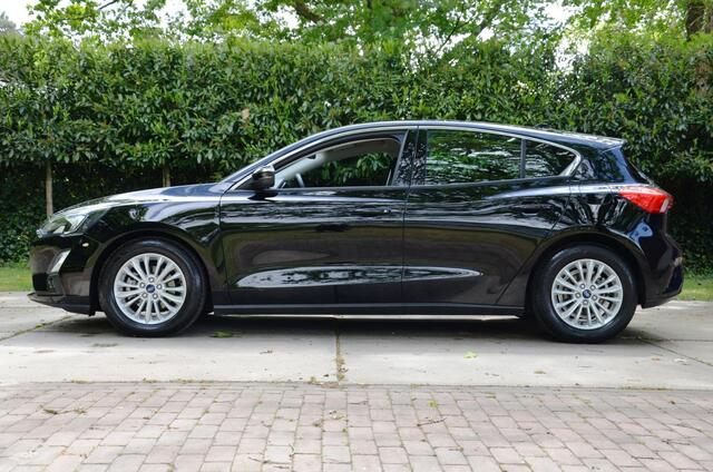 Ford FOCUS 1.0 EcoBoost Titanium Business Navi/Pdc/Ecc/Led/Stoel Stuur & ruitverwarming/Cr-Controle/Achteruitrij camera/Lmv