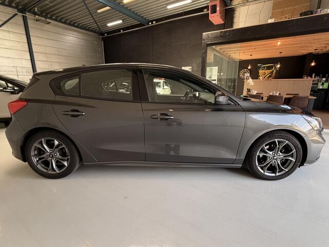 Ford FOCUS 1.0 EcoB. Tit. Bns ST Line | Automaat | Navi | Carplay | LED |