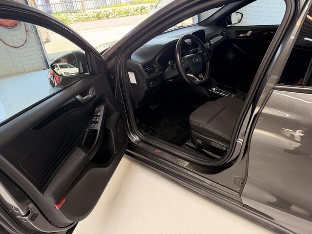 Ford FOCUS 1.0 EcoB. Tit. Bns ST Line | Automaat | Navi | Carplay | LED |