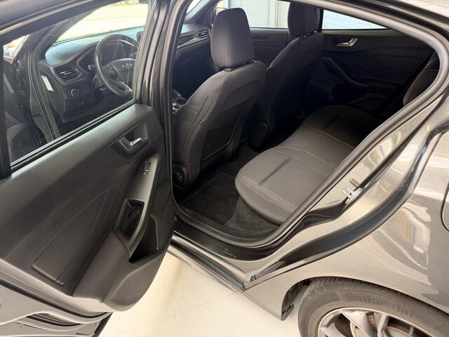 Ford FOCUS 1.0 EcoB. Tit. Bns ST Line | Automaat | Navi | Carplay | LED |