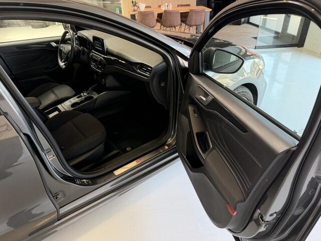 Ford FOCUS 1.0 EcoB. Tit. Bns ST Line | Automaat | Navi | Carplay | LED |