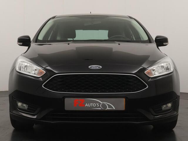 Ford FOCUS 1.0 Lease Edition - Navigatie - Lichtmetalen Velgen - Cruise Control - Trekhaak