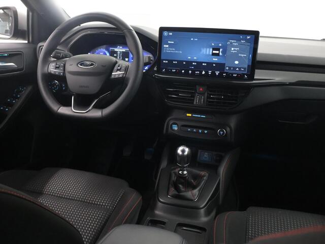 Ford FOCUS Wagon 1.0 EcoBoost Hybrid ST Line X | Afneembare Trekhaak | Winterpakket | Cruise Control Adaptief | Parkeercamera | HUD | Navigatie | Apple Carplay/Android Auto |