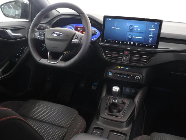Ford FOCUS Wagon 1.0 EcoBoost Hybrid ST Line X | Afneembare Trekhaak | Winterpakket | Cruise Control Adaptief | Parkeercamera | HUD | Navigatie | Apple Carplay/Android Auto |