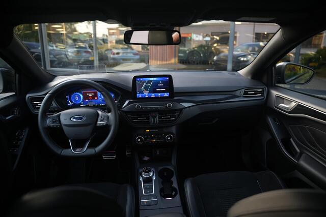 Ford FOCUS 2.3 EcoBoost ST-X MK4 Virtual Teller Automaat | Panorama | HUD | ACC | Performance Seats | Camera | Winter Pack