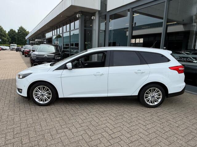 Ford FOCUS 1.0 TITANIUM NAVI AIRCO PDC LMV WINTERPACK