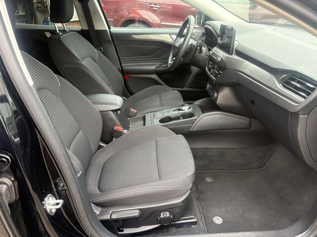 Ford FOCUS Wagon 1.0 EcoBoost Titanium Business Stoel-Stuurverwarming, Pdc, camera