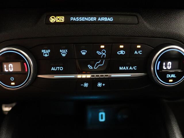 Ford FOCUS EcoBoost ST Line Business 125pk Cruise | Navi | Parkeersens. v+a | Panoramadak
