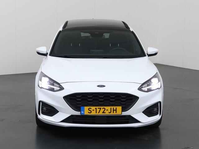 Ford FOCUS Wagon 1.5 EcoBoost ST-Line X Business | Panoramadak | Elekt. Wegklapbare Trekhaak | Winterpack | Cruise Control Adaptief | Parkeercamera |