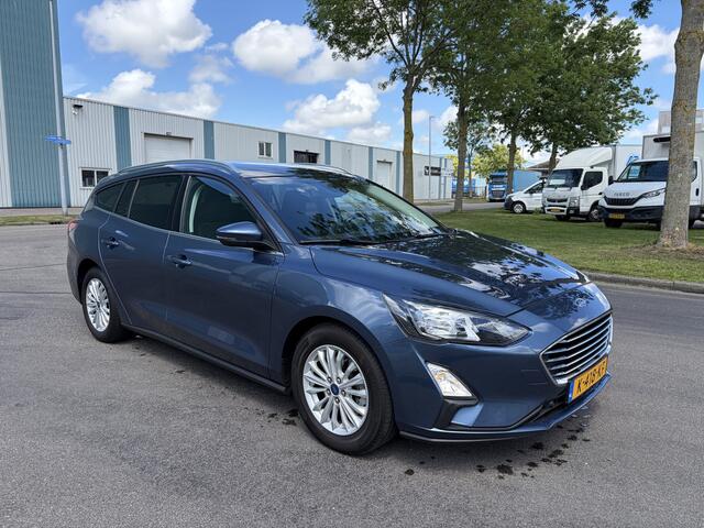 Ford FOCUS Wagon 1.0i EcoBoost Hybrid Titanium X Business 6-Bak 125 PK. Nieuwe auto en zeer zuinig !!! Open panoramadak !! Zeker een kansje deze auto !