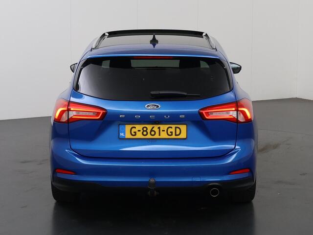 Ford FOCUS Wagon 1.0 EcoBoost Titanium Business | Trekhaak | Panoramadak | Winterpakket | B&O | Parkeercamera | Elektr. Achterklep |