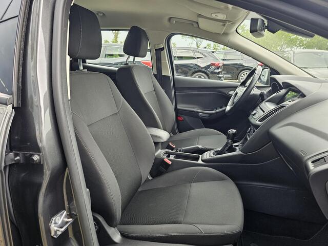 Ford FOCUS Wagon 1.0 Lease Edition Navigatie | Cruise control | Apple Carplay / Android auto | PDC achter etc.
