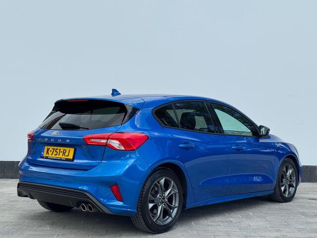 Ford FOCUS EcoBoost 125 pk Titanium Business | Parkeersensoren | Apple Carplay & Android Auto | Privacy Glass | 17'' | B&O |