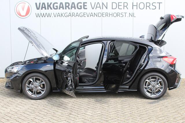 Ford FOCUS 1.0-125pk EcoBoost ST-Line AUTOMAAT ! Gun u het gemak, comfort en plezier van een automaat ! Autm. airco, stoel-, stuur- en voorraamverw., all season banden, camera, LED verlichting, navigatie, telefoonvoorb., trekhaak etc.