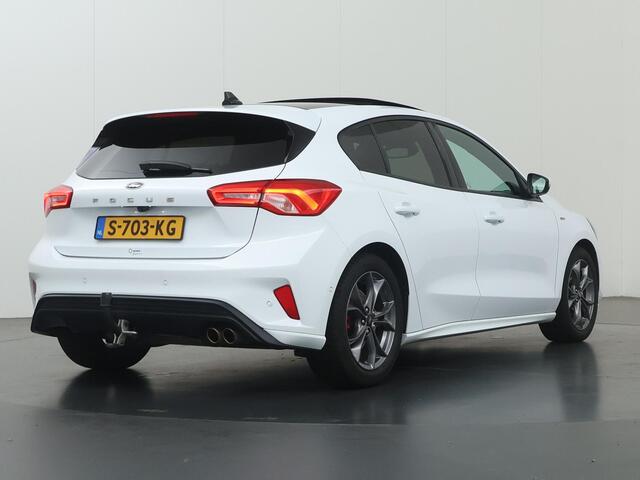 Ford FOCUS 1.0 EcoBoost St Line | Trekhaak | Panoramadak | Winterpakket | Cruise Control Adaptief | Parkeercamera |