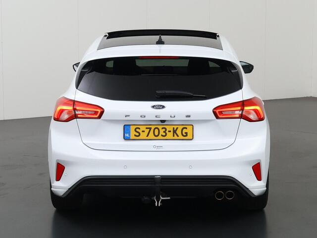 Ford FOCUS 1.0 EcoBoost St Line | Trekhaak | Panoramadak | Winterpakket | Cruise Control Adaptief | Parkeercamera |