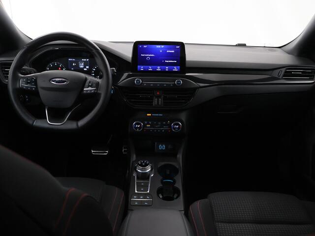 Ford FOCUS 1.0 EcoBoost St Line | Trekhaak | Panoramadak | Winterpakket | Cruise Control Adaptief | Parkeercamera |