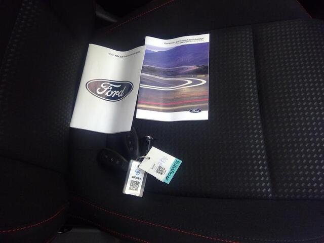 Ford FOCUS 125pk Eco Hybrid ST Line Navi Camera Winter & Parking pack Privacy glass Wagon Dealeronderhouden