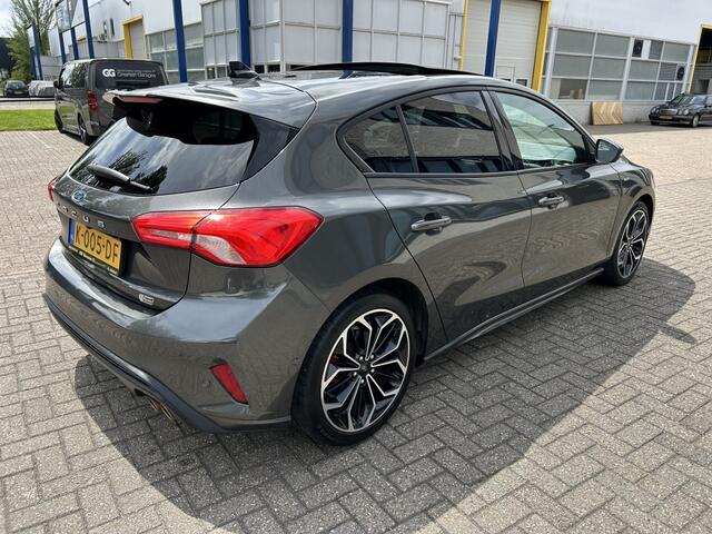 Ford FOCUS 1.5 EcoB. ST L. XBns 150PK DEALER PANO afn TRHK NAP!