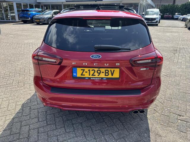 Ford FOCUS Wagon 1.0 EcoBoost Hybrid ST Line X 155pk | Vol leder | Panoramadak | | Adaptive cruise control | Winter Pack | All season banden | Camera