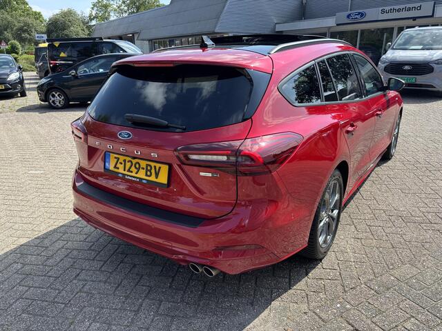 Ford FOCUS Wagon 1.0 EcoBoost Hybrid ST Line X 155pk | Vol leder | Panoramadak | | Adaptive cruise control | Winter Pack | All season banden | Camera