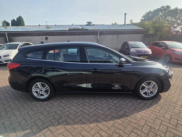 Ford FOCUS Wagon 1.0 EBH Tr Ed. bns