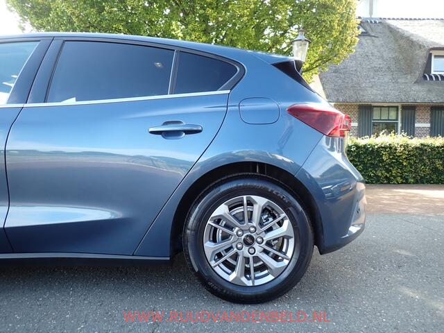 Ford FOCUS 1.0 EcoBoost Hybrid ST-LINE / CAMERA / TREKHAAK / STOEL + STUURVERWARMING