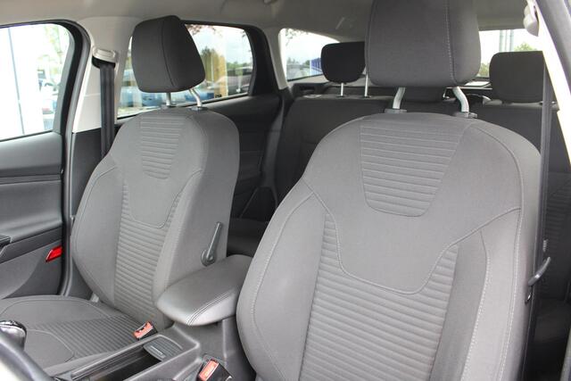 Ford FOCUS Wagon 1.0 Titanium | Stoelverwarming | Cruise Control | Navigatie | Parkeersensoren | Lichtmetalen Velgen |