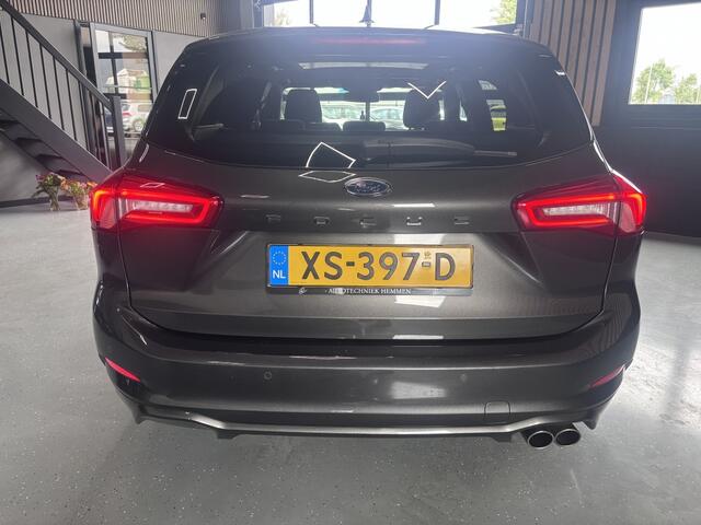 Ford FOCUS Wagon 1.0 EcoB. ST KEYLESS/STOELVERWARMING/PANO