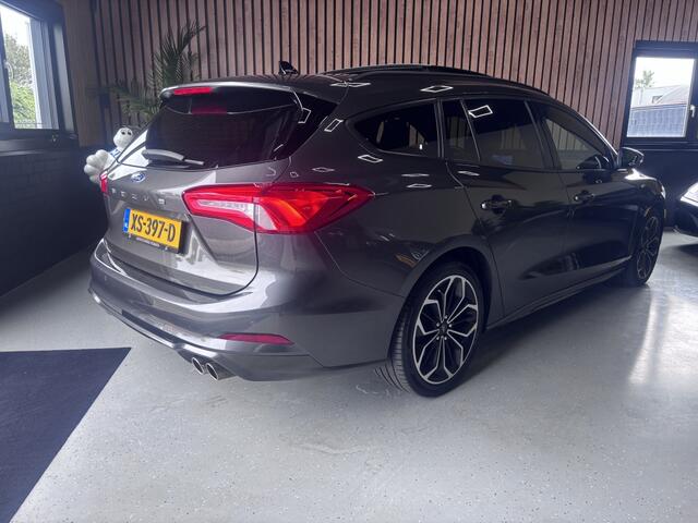 Ford FOCUS Wagon 1.0 EcoB. ST KEYLESS/STOELVERWARMING/PANO